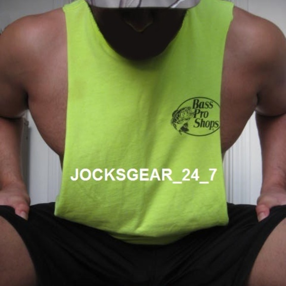 SELLING NEW & PRE-OWNED ATHLETIC GEAR - Picture 1 of 13